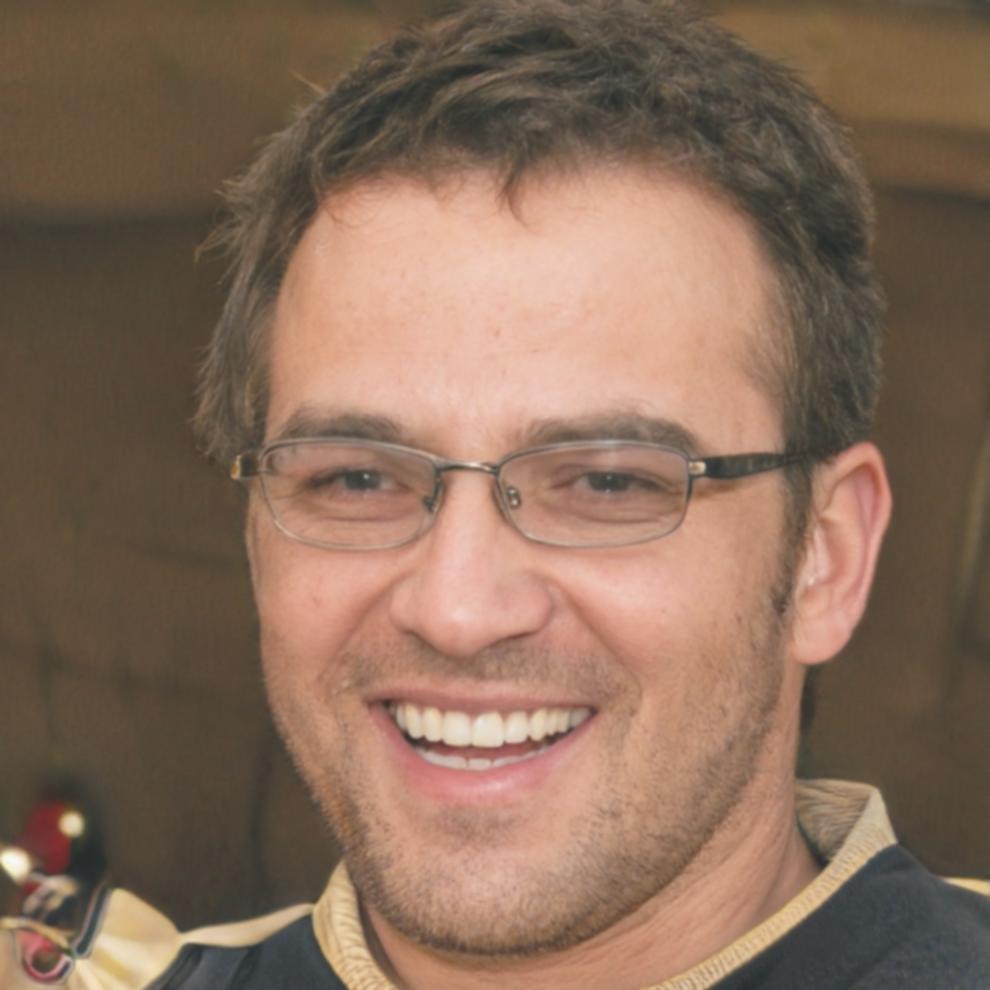 Портрет Марко Бертолини, старшего аналитика